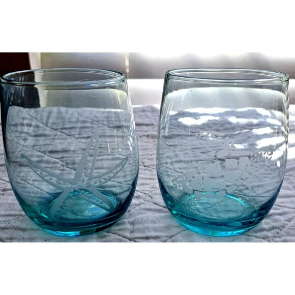 Unbranded Set Of 2 Stemless Wine Glasses Etched Starfish and Sea Turtle - Picture 1 of 9